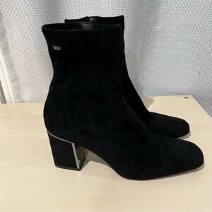 DKNY Women Cavale Stretch Booties 7.5